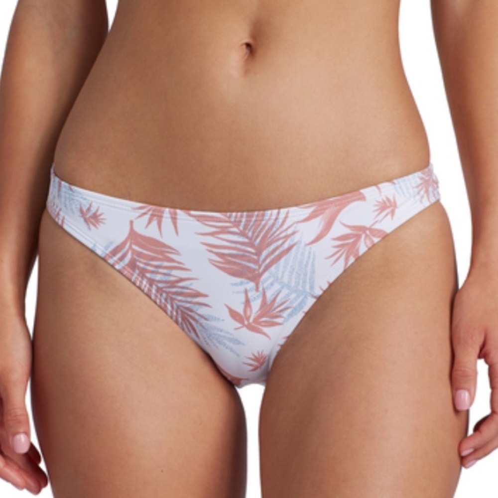 NWT Roxy Beach Classic Moderate Bottom Size Large